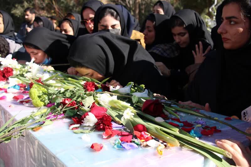 شاهرخی: با شهید و شهادت باید نیرویمان برای رسیدن به اهداف انقلاب محکمتر شود شاهرخی: با شهید و شهادت باید نیرویمان برای رسیدن به اهداف انقلاب محکمتر شود