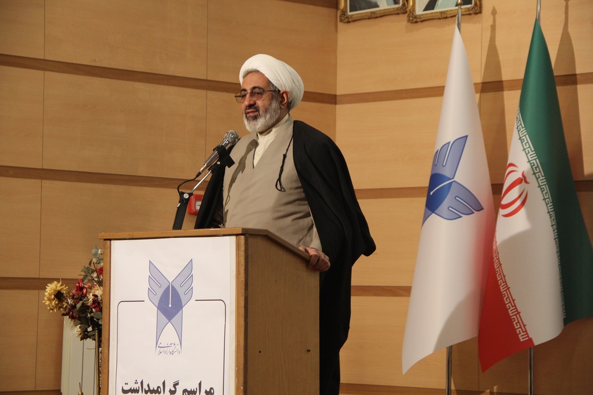 سلسله تعلیق و تربیت نسل فرهیخته جامعه با دانشجو ادامه دارد سلسله تعلیق و تربیت نسل فرهیخته جامعه با دانشجو ادامه دارد