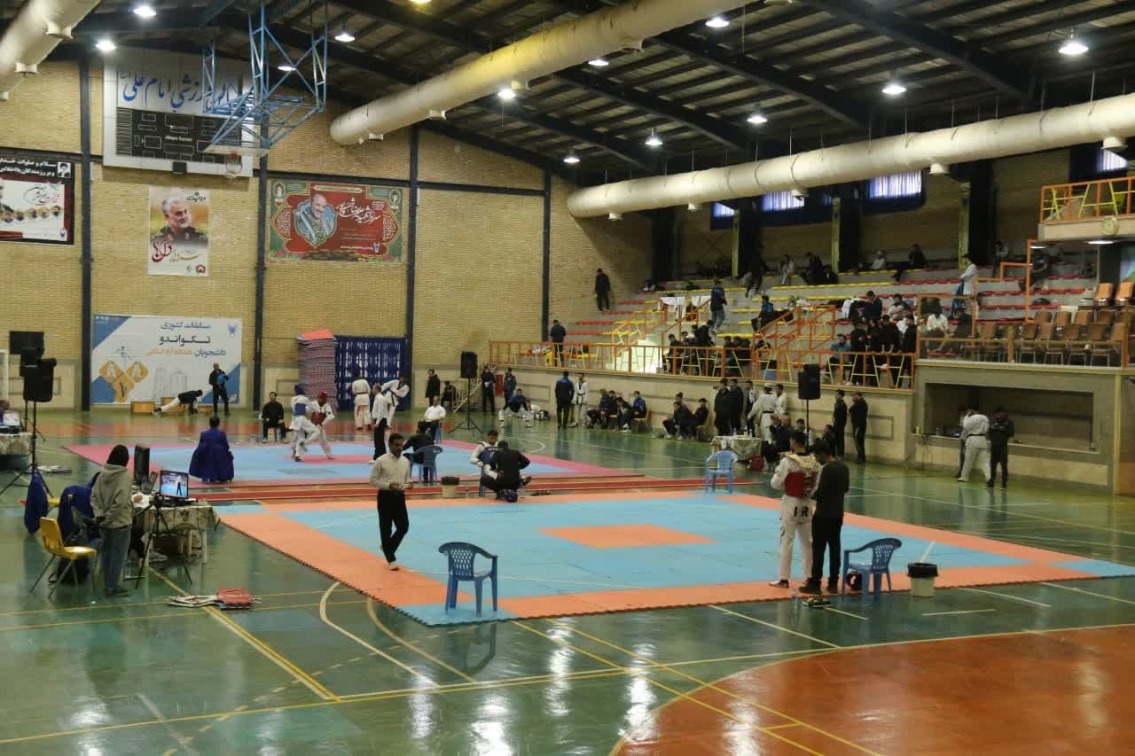 تاج قهرمانی تکواندو بر سر ورزشکاران البرزی نشست تاج قهرمانی تکواندو بر سر ورزشکاران البرزی نشست