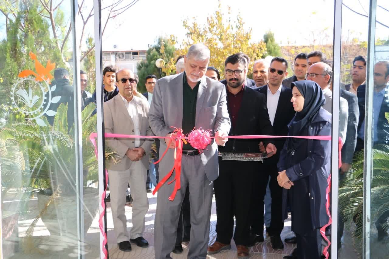 ارائه ۱۴ محصول فناورانه دانشگاه آزاد زاهدان در نمایشگاه دستاورد‌های پژوهشی