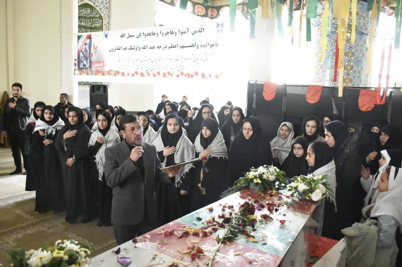 حضور پیکر شهید گمنام دانشگاه آزاد قوچان را معطر کرد حضور پیکر شهید گمنام دانشگاه آزاد قوچان را معطر کرد