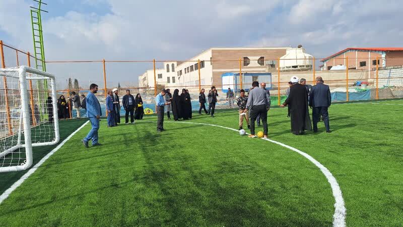 زمین چمن مصنوعی دانشگاه آزاد تیران گشایش یافت زمین چمن مصنوعی دانشگاه آزاد تیران گشایش یافت