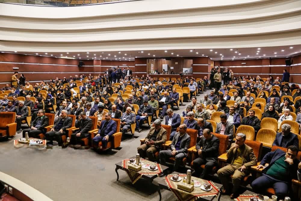 تجلیل از ۶ پژوهشگر برتر دانشگاه آزاد اصفهان تجلیل از ۶ پژوهشگر برتر دانشگاه آزاد اصفهان