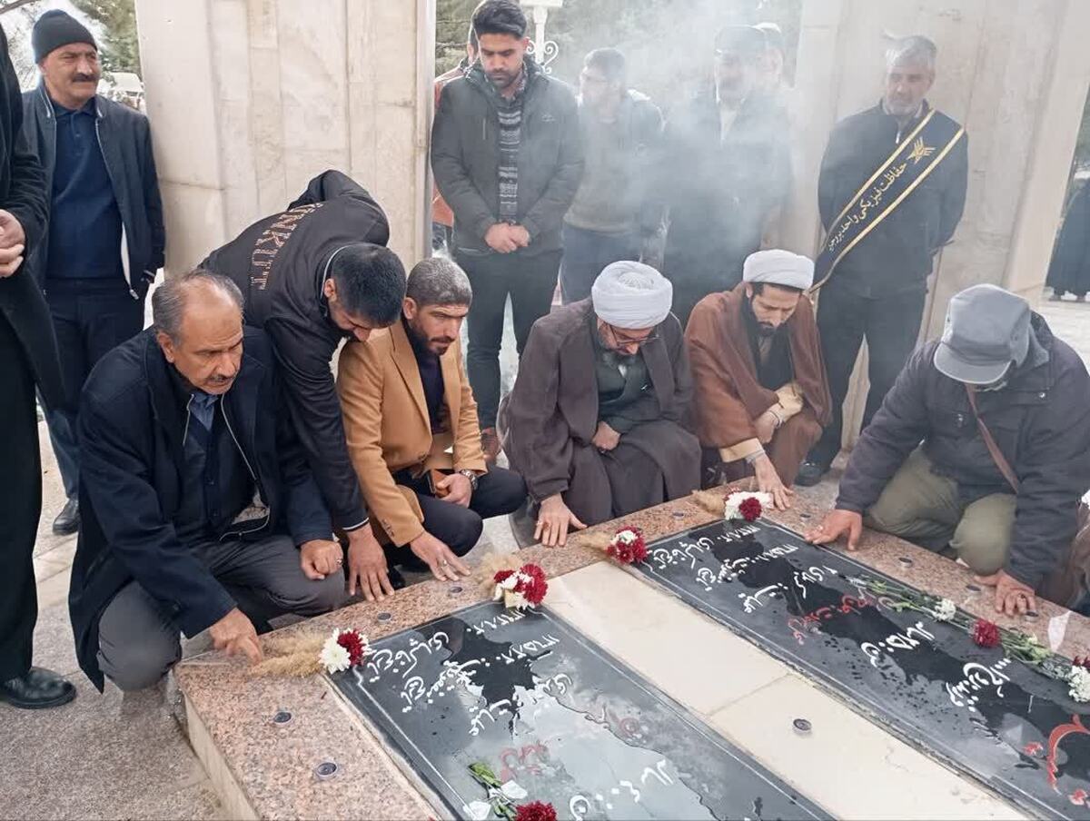 بازخوانی استقبال از کبوترهای خونینبال؛ بدرقه ۲ لاله گلگونکفن در دانشگاه آزاد