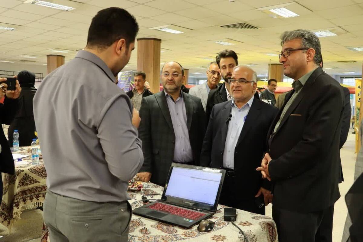 ثبتنام بیش از ۱۹۰۰ دانشجوی دانشگاه آزاد خمینیشهر در طرح پویش؛ رسالت دانشگاه آزاد برای رشد ۸ درصدی اقتصاد کشور