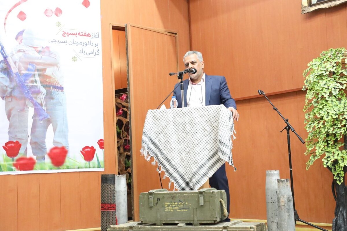 بسیج؛ طلایهدار مهندسی فرهنگی مشکلات اجتماعی با نوسازی فرهنگ کاهش مییابد