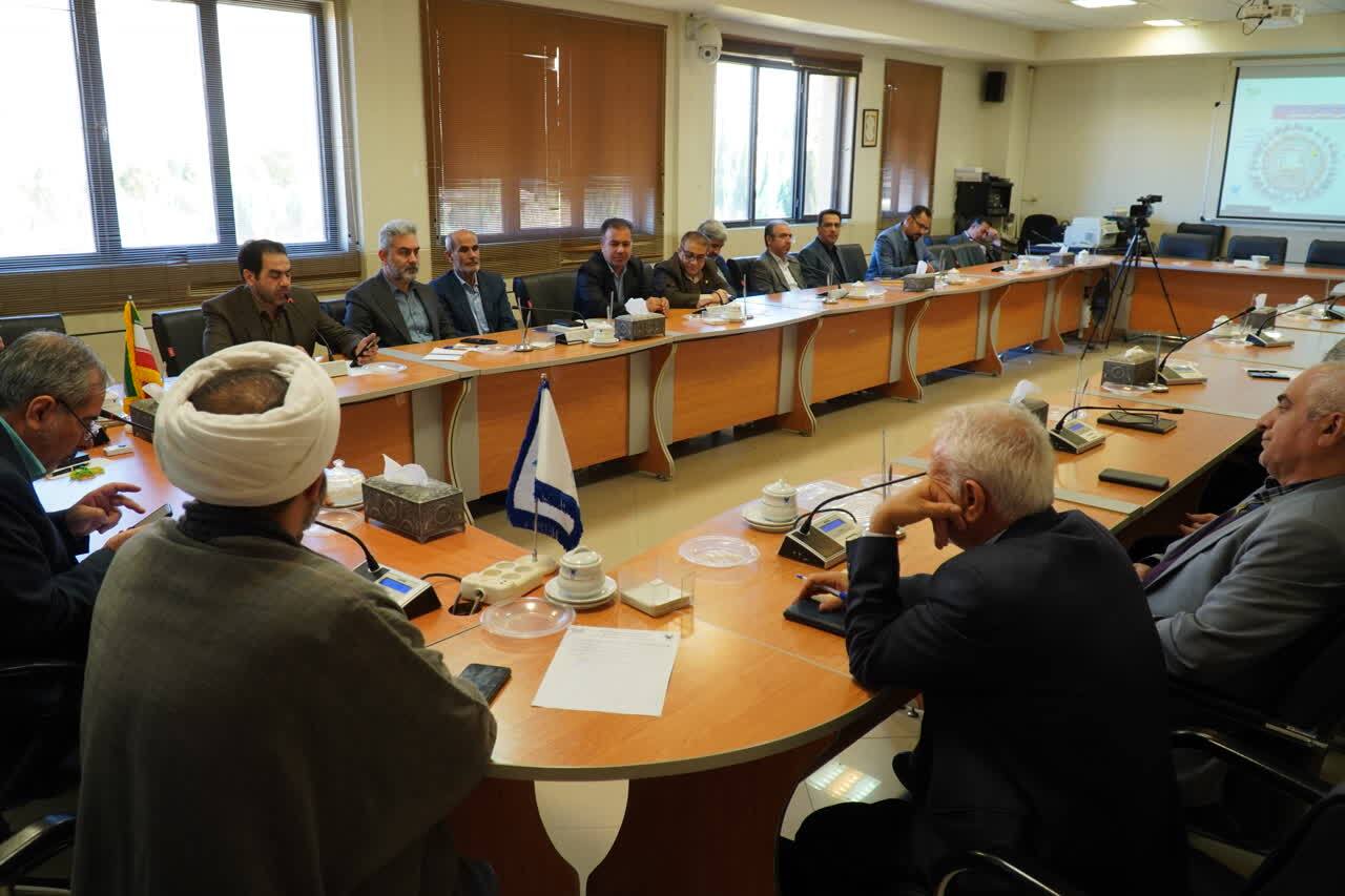 وظیفه استادان جذب حداکثری قاعدهمند بر مبنای مباحث دینی و اخلاقی است وظیفه استادان جذب حداکثری قاعدهمند بر مبنای مباحث دینی و اخلاقی است