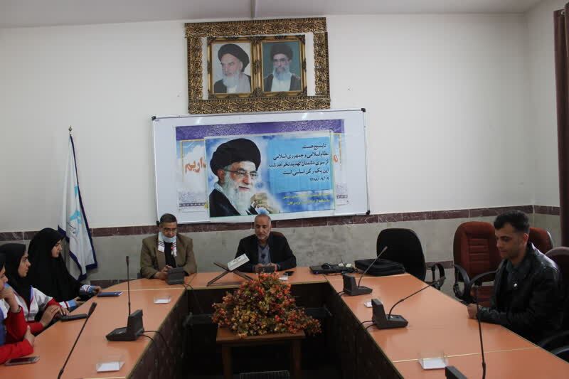 ردای عشق به ولایت بر تن عاشقان امامت/ تفکر بسیجی گام مؤثر در گسترش علم و دانش//بماند// ردای عشق به ولایت بر تن عاشقان امامت/ تفکر بسیجی گام مؤثر در گسترش علم و دانش//بماند//