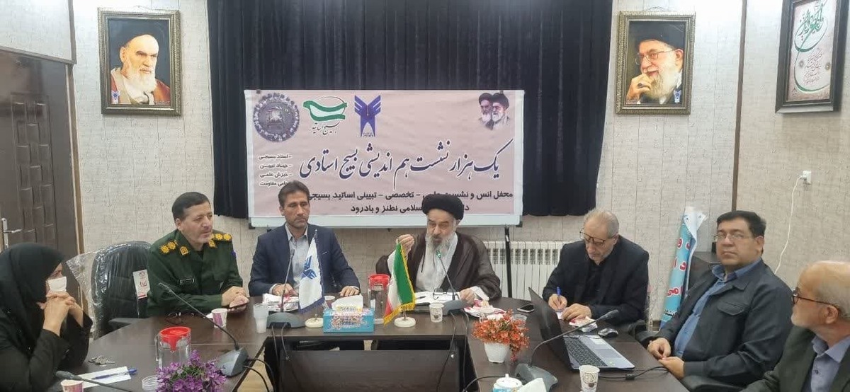 دشمن با دروغ‌های رسانه‌ای به دنبال تسخیر افکار جوانان است