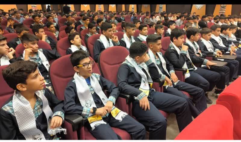 شهید فهمیده کلمه الگوی بینظیر ایثار و شهادت برای ملت است شهید فهمیده کلمه الگوی بینظیر ایثار و شهادت برای ملت است