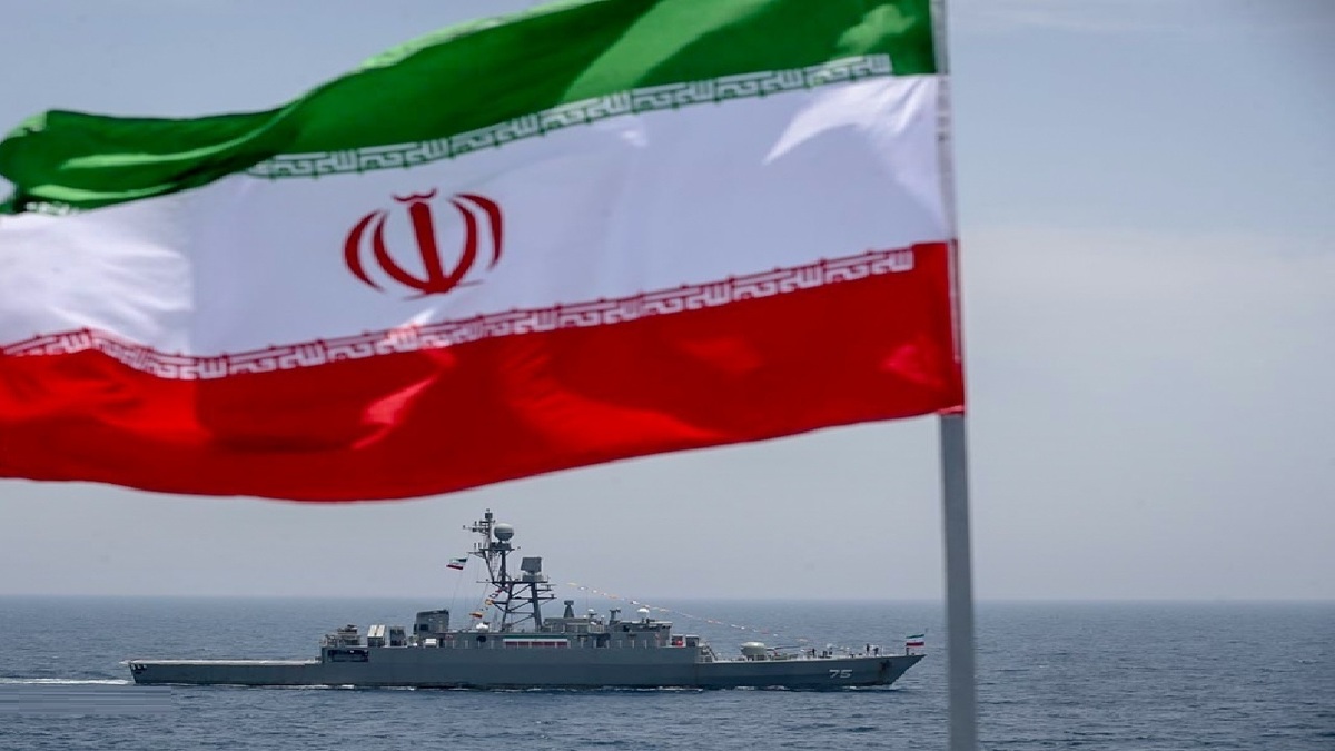 مقامهای کشورمان روز نیروی دریایی ارتش را تبریک گفتند
