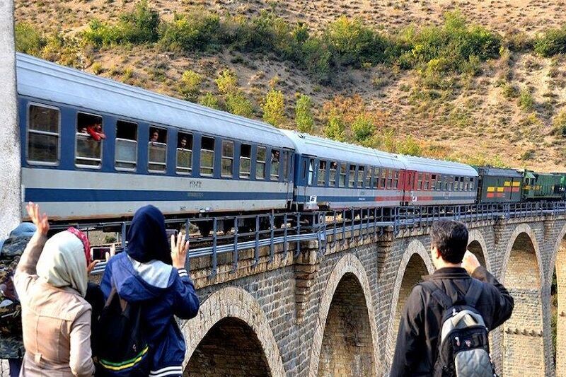 افزایش نویسندگان تخصصی و پژوهشگران ریلی دغدغه راه آهن است افزایش نویسندگان تخصصی و پژوهشگران ریلی دغدغه راه آهن است