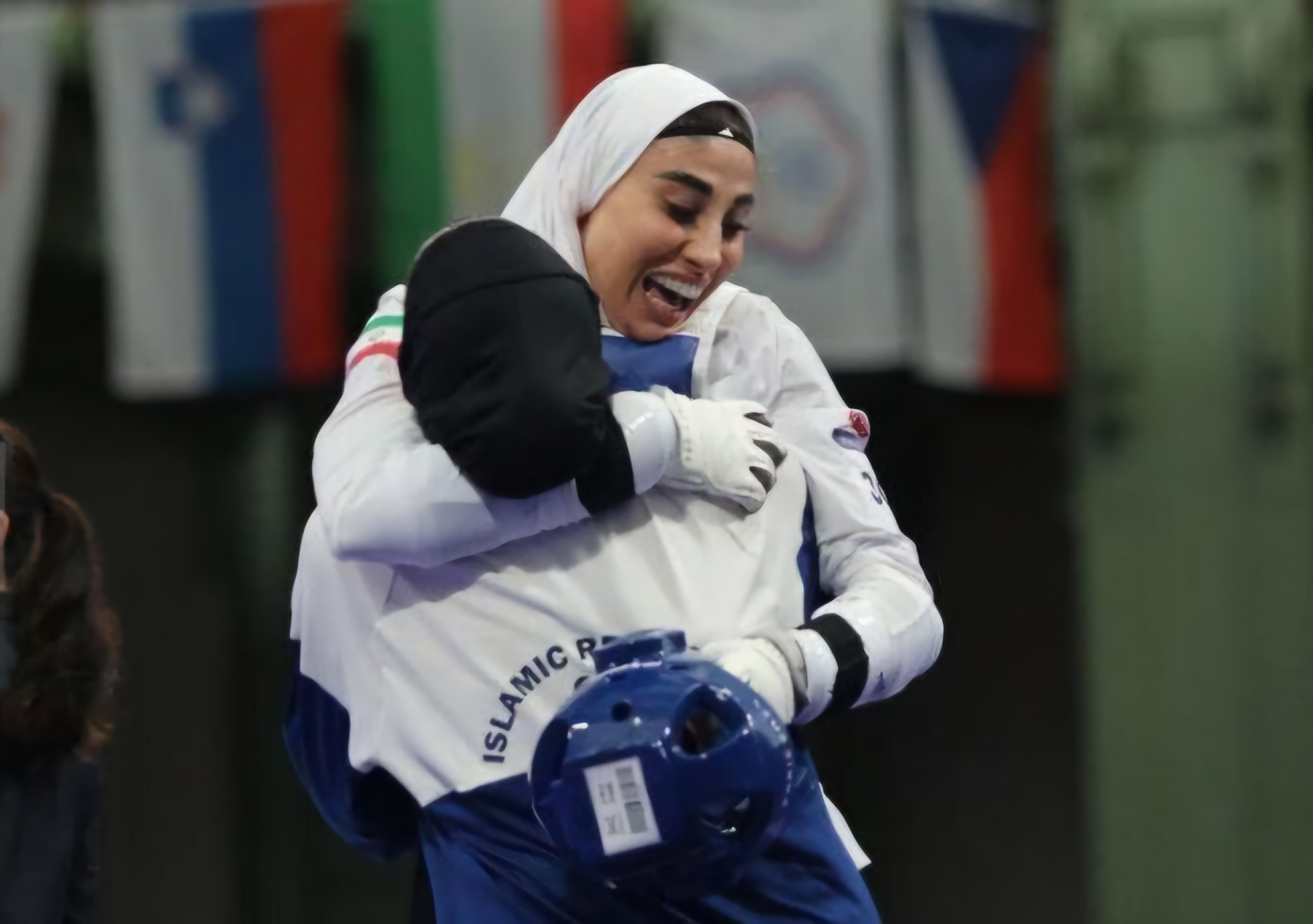 مداح: خانه تکواندو مال هیچکس نیست/ کیانی بعد از پیروزی مقابل علیزاده گفت باید تا فینال بروم تا کیمیا هم شانس کسب مدال داشته باشد مداح: خانه تکواندو مال هیچکس نیست/ کیانی بعد از پیروزی مقابل علیزاده گفت باید تا فینال بروم تا کیمیا هم شانس کسب مدال داشته باشد