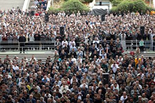 یک صبح پر از دعا و لبخند و طنین «حیدر حیدر»در مصلای تهران 