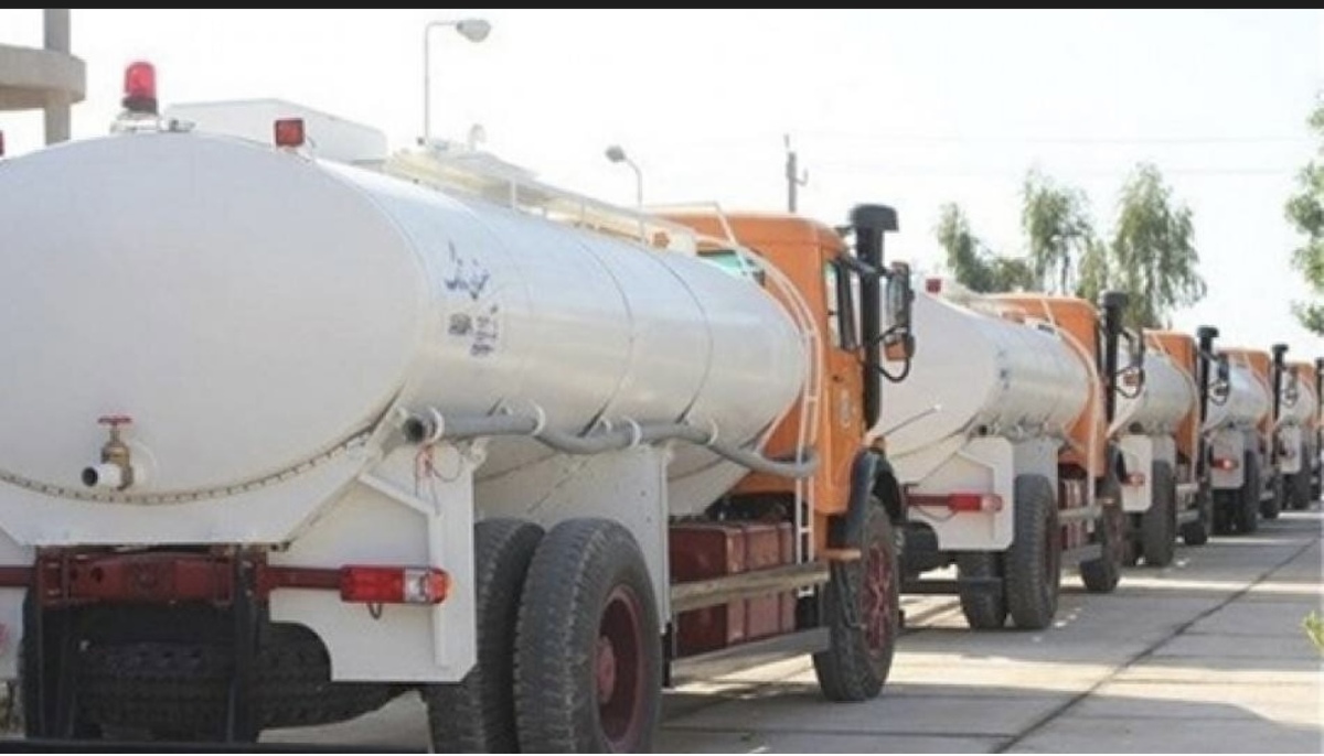 توزیع ۹۰ هزار بطری آب و استقرار تانکرها با ظرفیت ۱۱۰ هزار لیتر در مناطق بحرانی یزد