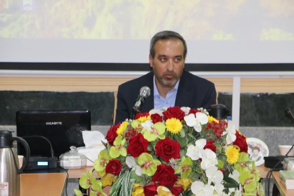 نرماشیری: حمایت از طرحهای پژوهشی کاربردی در اولویت برنامههای دانشگاه قرار گیرد