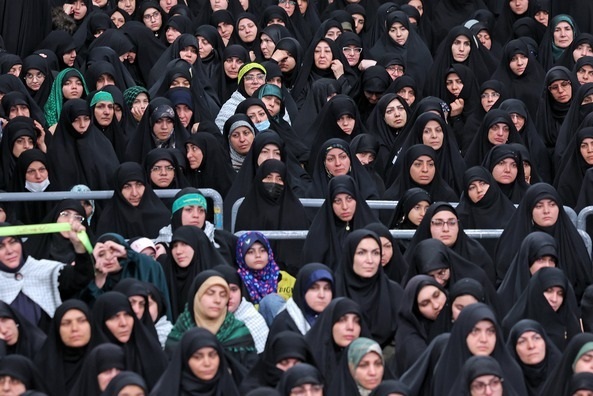 حاشیه نگاری آنا از دیدار نوروزی اقشار مختلف مردم با رهبر انقلاب