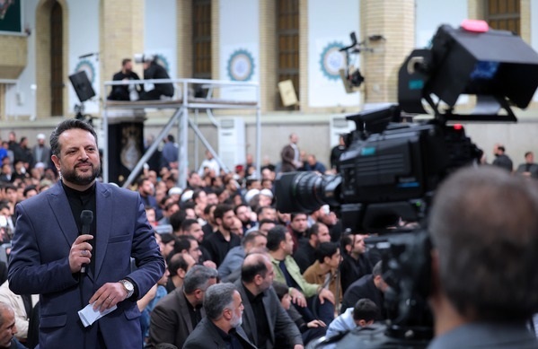 حاشیه نگاری آنا از دیدار نوروزی اقشار مختلف مردم با رهبر انقلاب