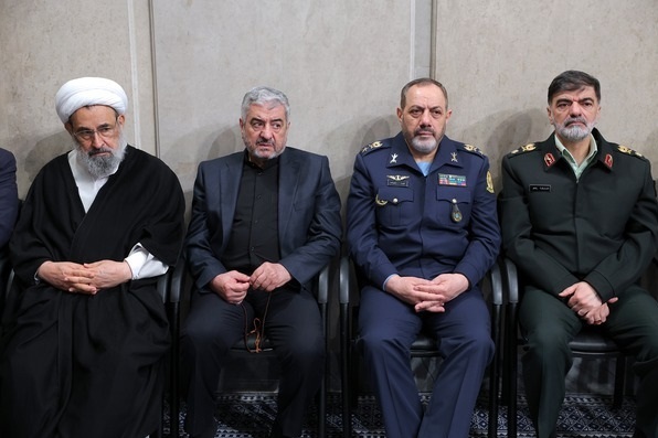 حاشیه نگاری آنا از دیدار نوروزی اقشار مختلف مردم با رهبر انقلاب