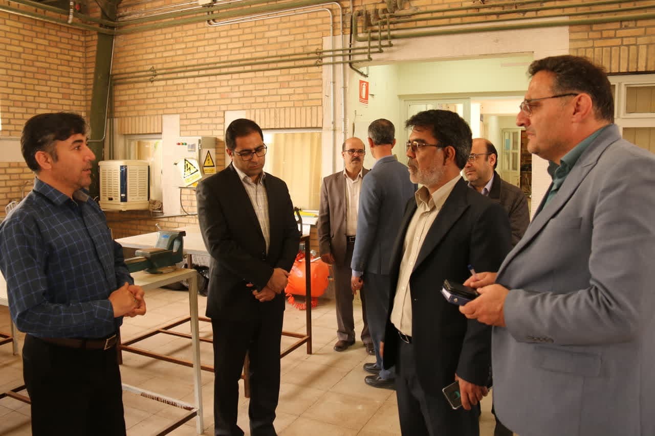 آینده اقتصاد ایران در توانمندی نیروی انسانی نهفته است آینده اقتصاد ایران در توانمندی نیروی انسانی نهفته است