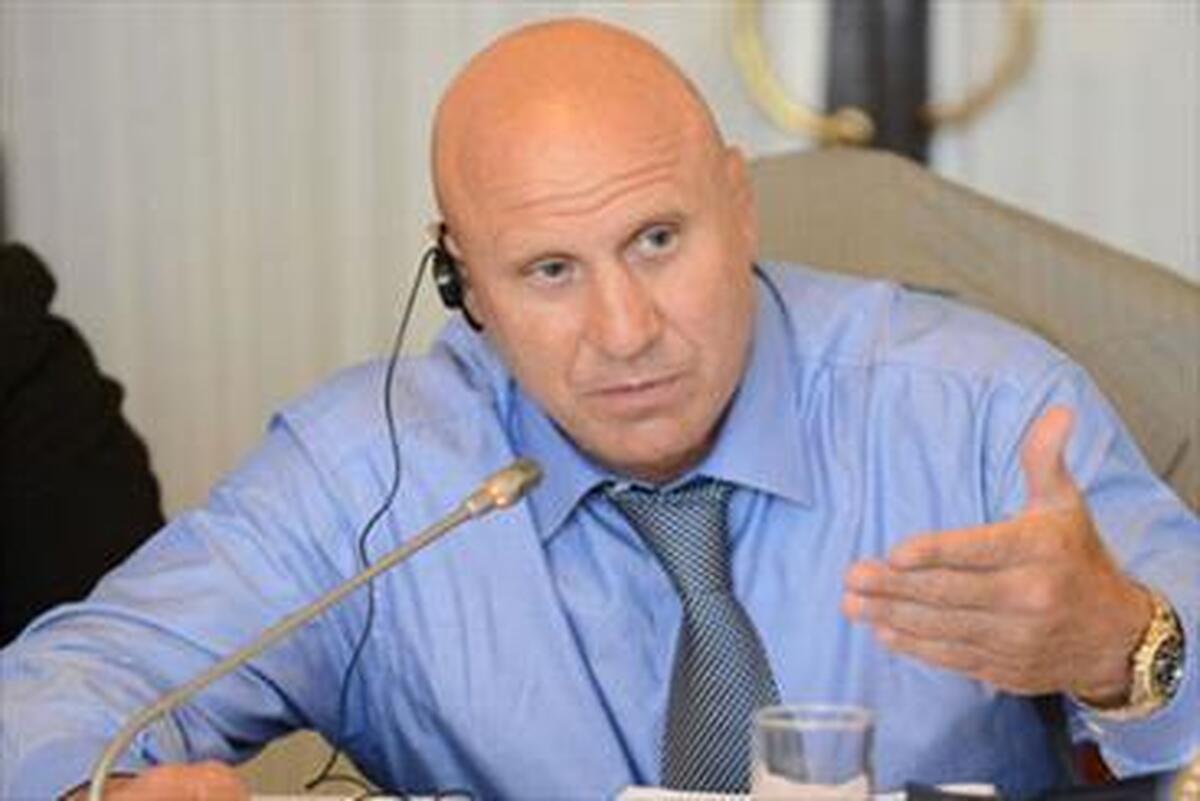 بعد از قهرمان نشدن سیداکوف اتفاق افتاد؛ عصبانیت قهرمان ۷۴ کیلوگرم از رئیس فدراسیون کشتی روسیه