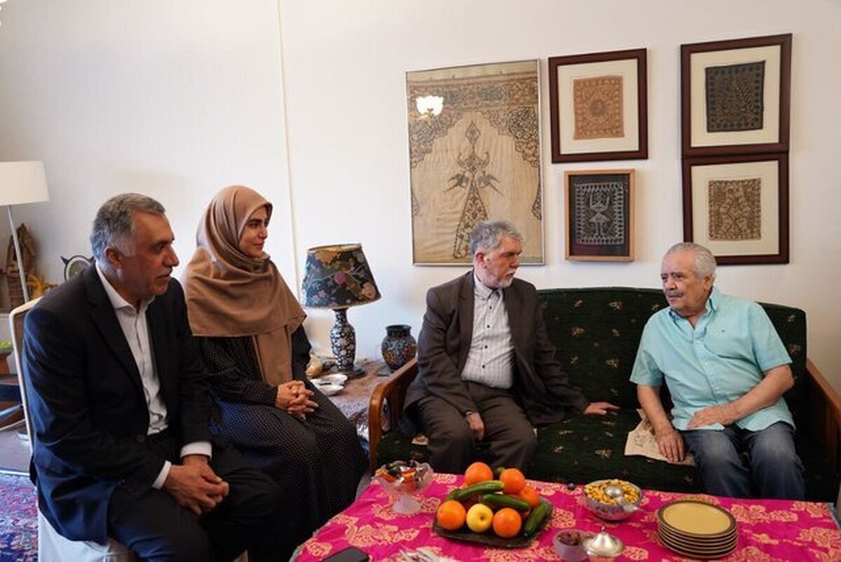 وزیر ارشاد به دیدار قباد شیوا رفت