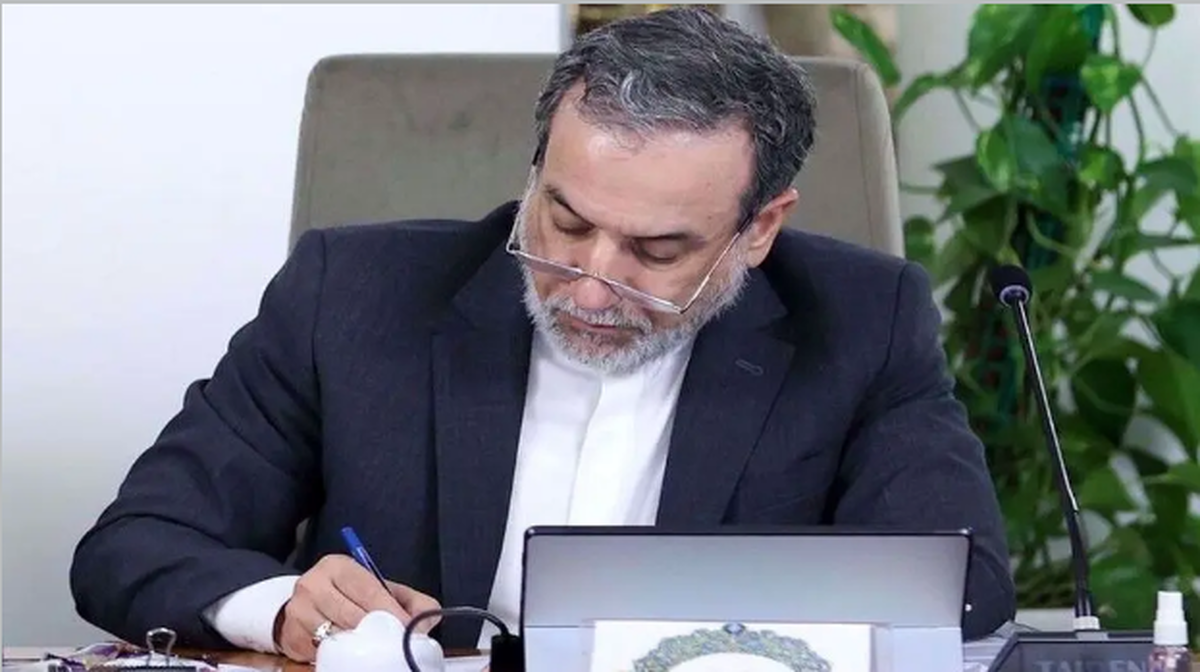 پیام تسلیت عراقچی به مناسبت درگذشت بنیانگذار صنعت هسته‌ای ایران