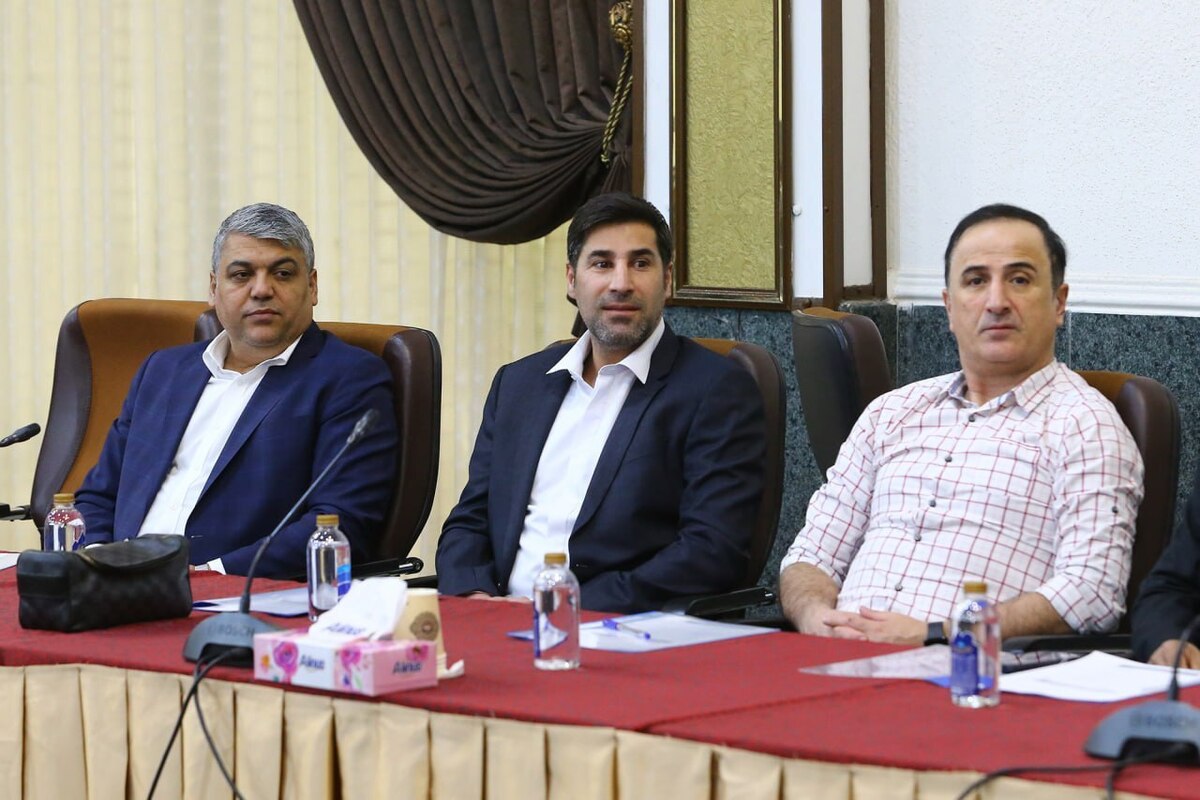 اختر:تاجرنیا و نظری جویباری در فضای مجازی نباشند اتفاقی نمیافتد/ اندونگ چه کار کرده که برای تمدید قراردادش بازارگرمی میشود؟