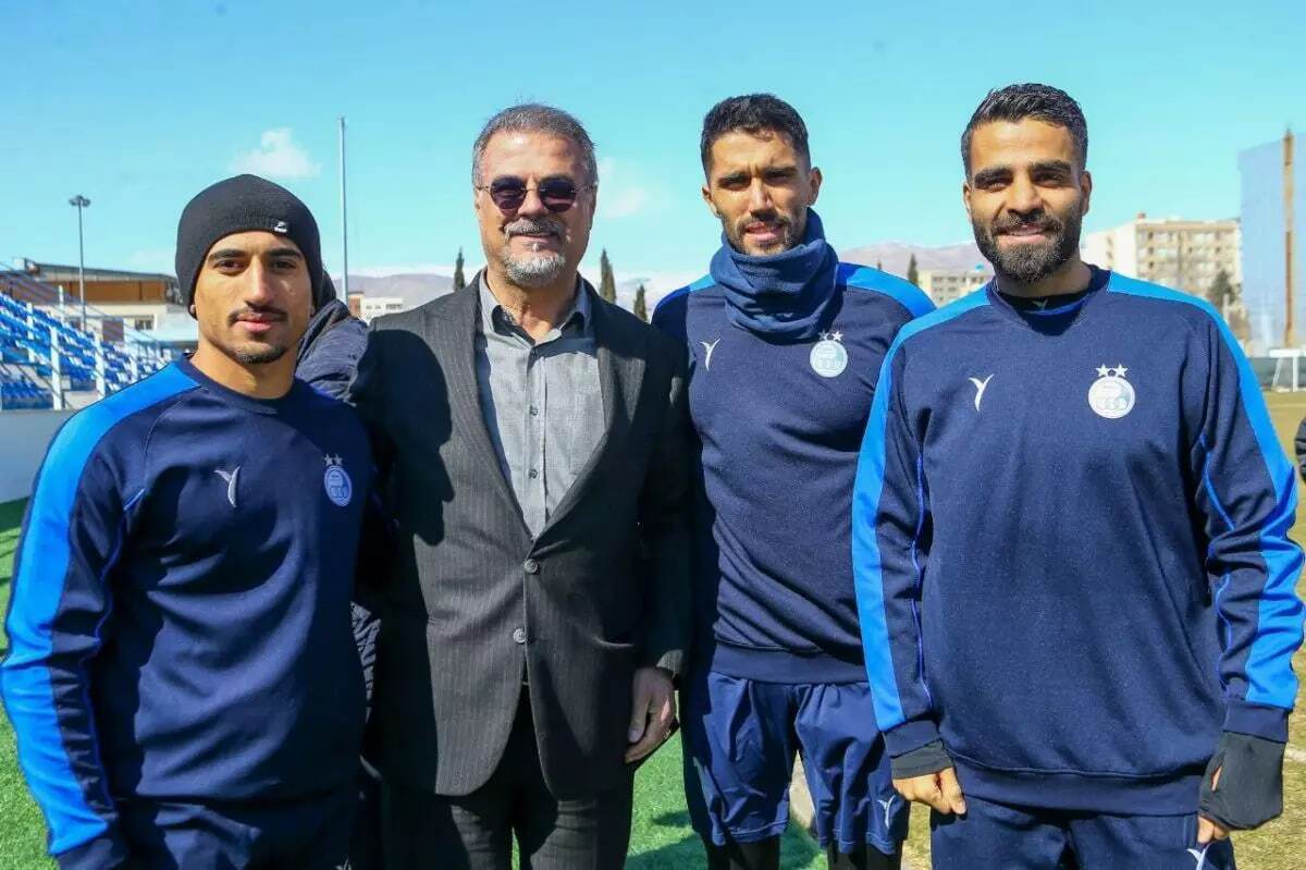 جلسه نظری جویباری با بازیکنان در اردوی استقلال