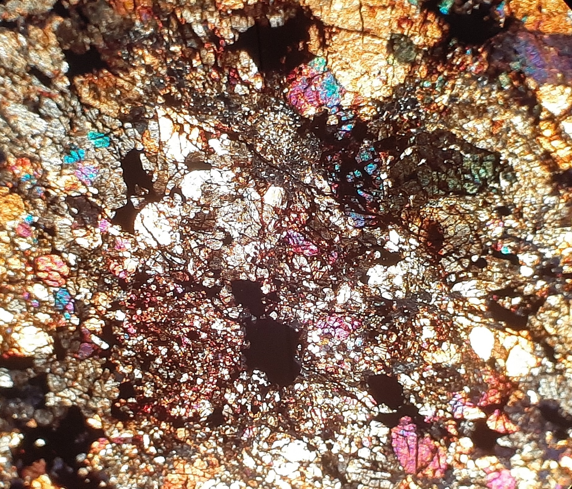 نگاهی ژئوشیمیایی به پتانسیلهای مغفول گوهرسنگهای ایران؛ فراسوی فیروزه نیشابور نگاهی ژئوشیمیایی به پتانسیلهای مغفول گوهرسنگهای ایران؛ فراسوی فیروزه نیشابور