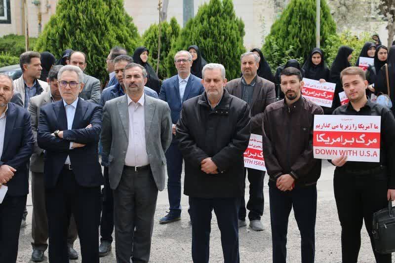 تجمع دانشگاهیان واحد بروجرد در حمایت از مردم مظلوم غزه تجمع دانشگاهیان واحد بروجرد در حمایت از مردم مظلوم غزه