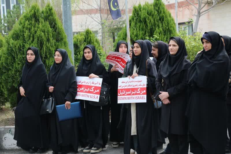 تجمع دانشگاهیان واحد بروجرد در حمایت از مردم مظلوم غزه تجمع دانشگاهیان واحد بروجرد در حمایت از مردم مظلوم غزه