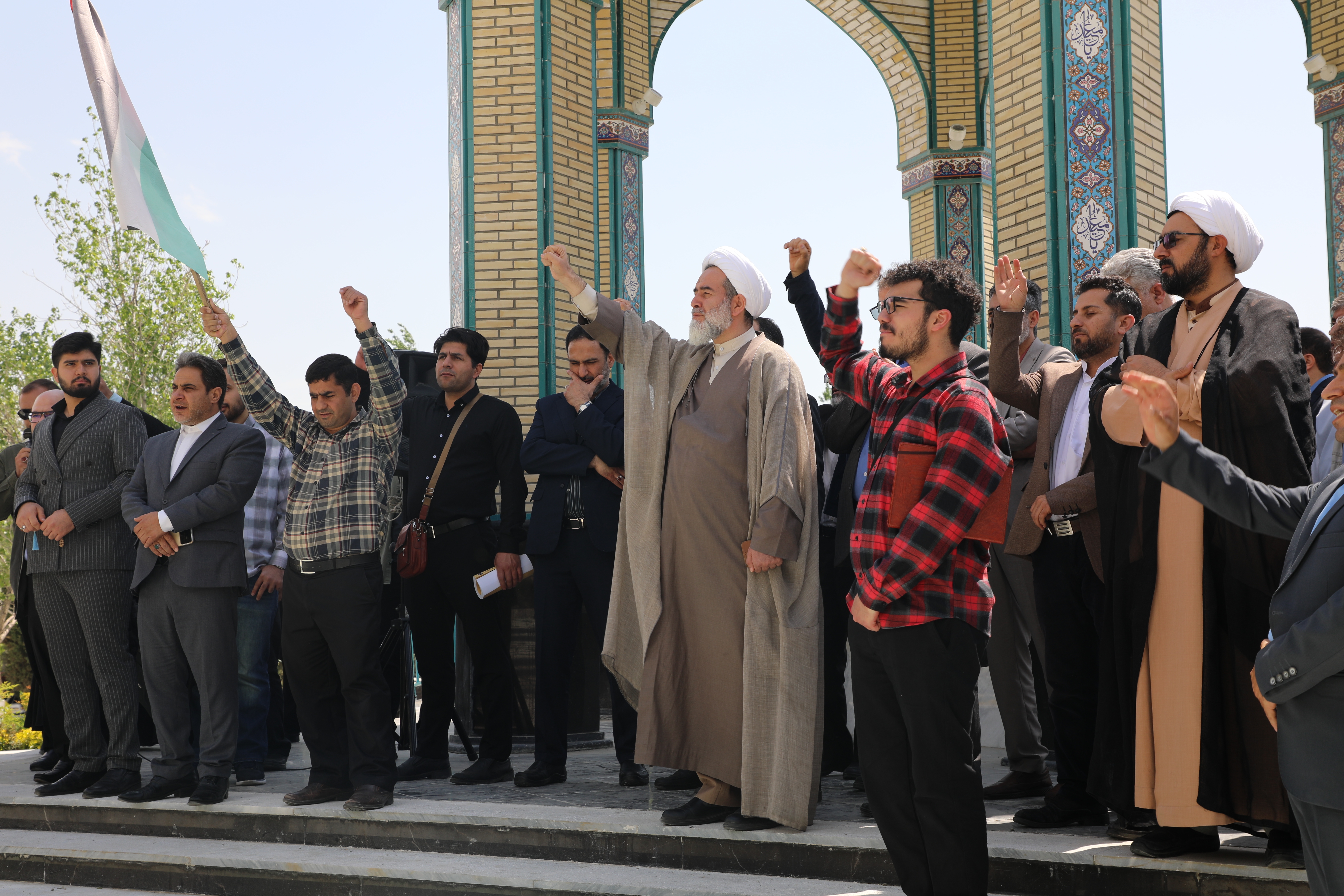 تجمع دانشگاهیان واحد بروجرد در حمایت از مردم مظلوم غزه تجمع دانشگاهیان واحد بروجرد در حمایت از مردم مظلوم غزه