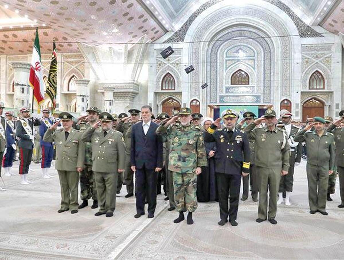 تجدید میثاق فرماندهان و کارکنان ارتش با آرمانهای حرم امام خمینی (ره)