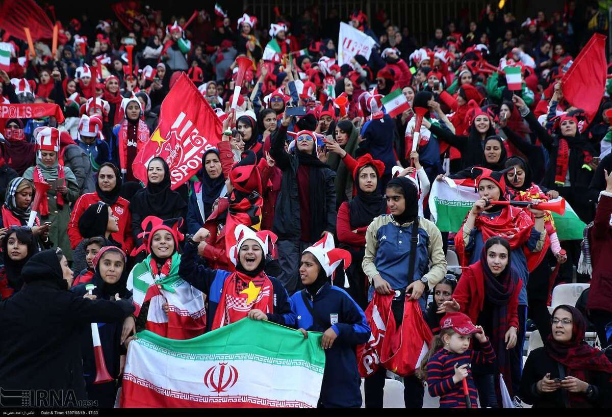 خدماترسانی شرکت واحد به بانوان تماشاگر بازی پرسپولیس و سپاهان