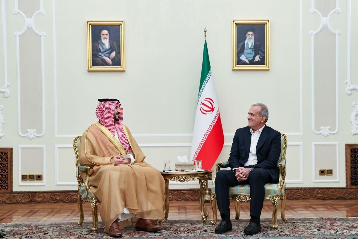 وزیر دفاع عربستان با رئیس جمهور و دبیر شورای عالی امنیت ملی دیدار و گفتوگو کرد