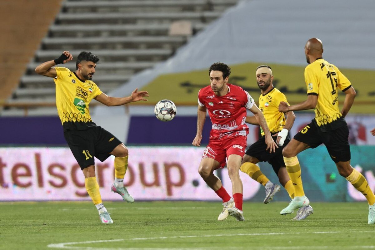 گولسیانی: با گل به خودی احساس وحشتناکی به هواداران دادم نمیدانم سال بعد در پرسپولیس هستم یا نه+فیلم