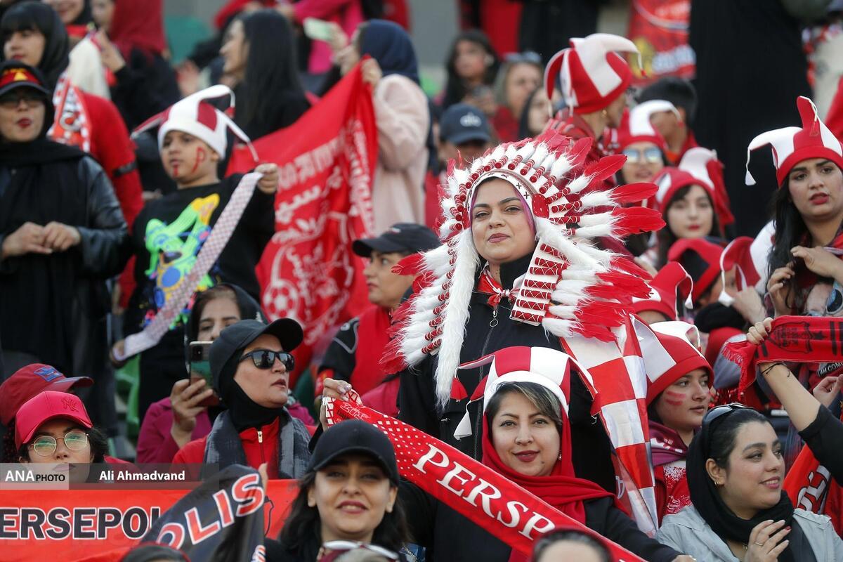 اقدام جالب پورموسوی و لک، شعار هواداران سرخابی علیه خودی ها، گلایه ملوانان از هواداران تراکتور و اشکهای هواداران نساجی در خرم آباد