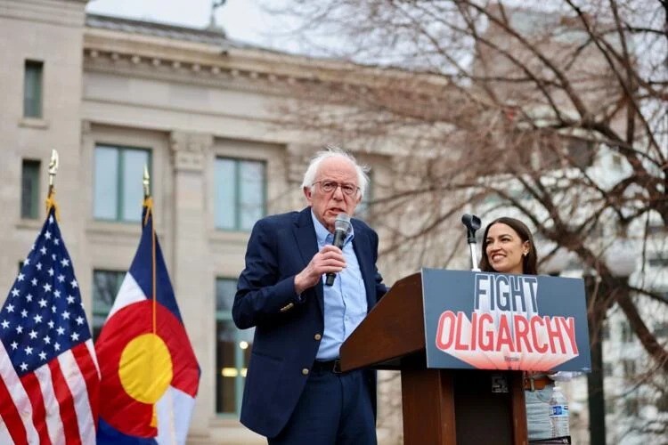 ماجرای تجمعات اعتراضی آمریکا چیست؟/ سندرز: ترامپ آمریکا را به سمت استبداد سوق میدهد ماجرای تجمعات اعتراضی آمریکا چیست؟/ سندرز: ترامپ آمریکا را به سمت استبداد سوق میدهد