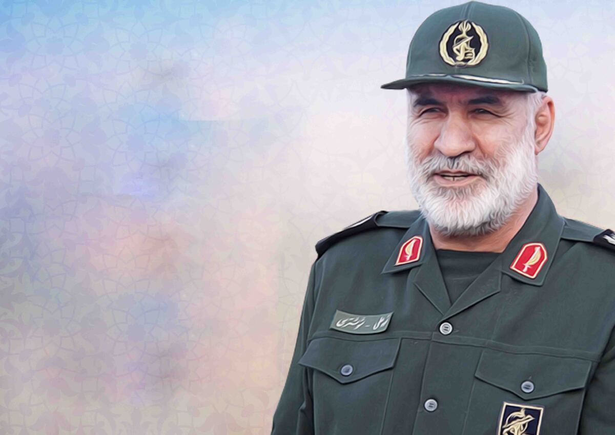پرتره شهید نورعلی شوشتری در راه «سینماحقیقت» از تنها روحانی خلبان کشور مستند میسازم