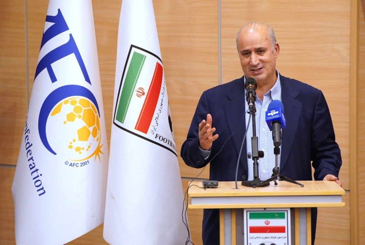 تاج: ایران تنها کشوری است که با VAR هم به داوری اعتراض می‌شود  برای اولین بار از داوران خانم در اتاق VAR استفاده کردیم