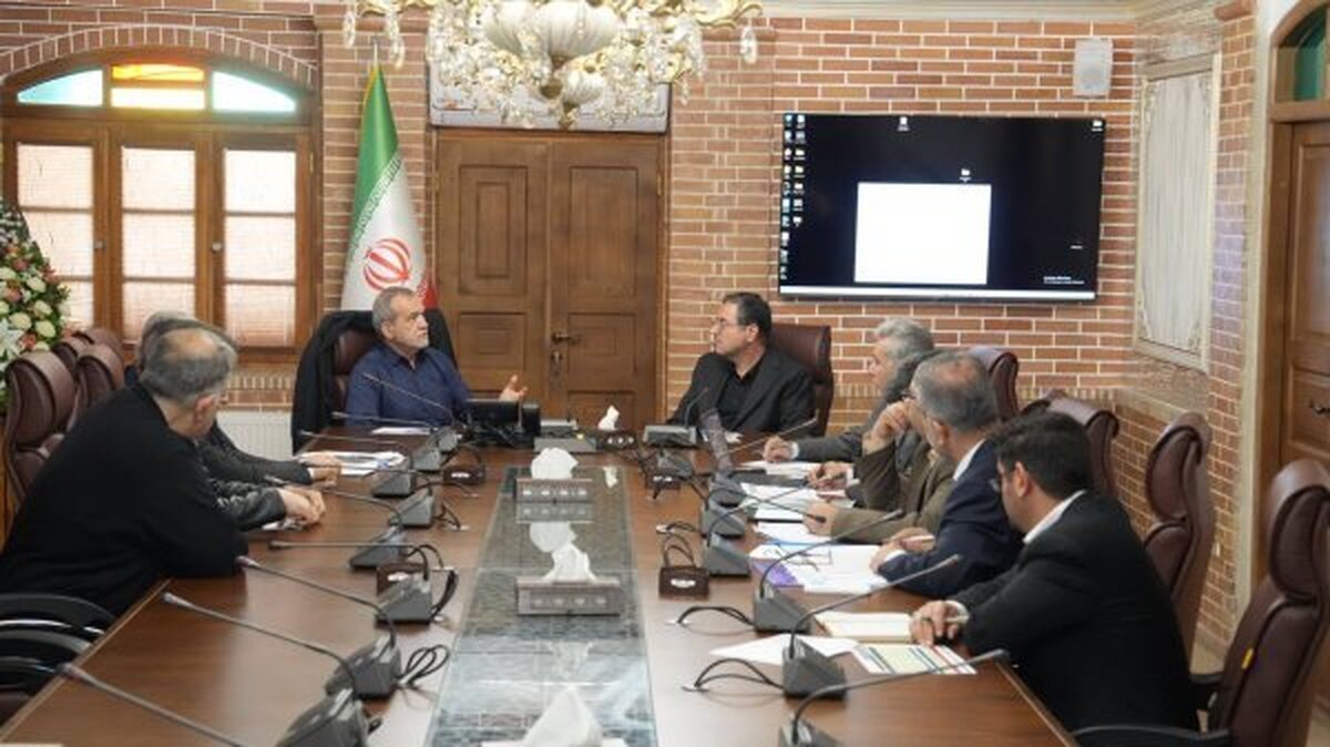 پزشکیان: نظام آموزشی باید ارتقا یابد/ میتوان مردم را در مدیریت پروژههای ساخت مسکن مشارکت داد