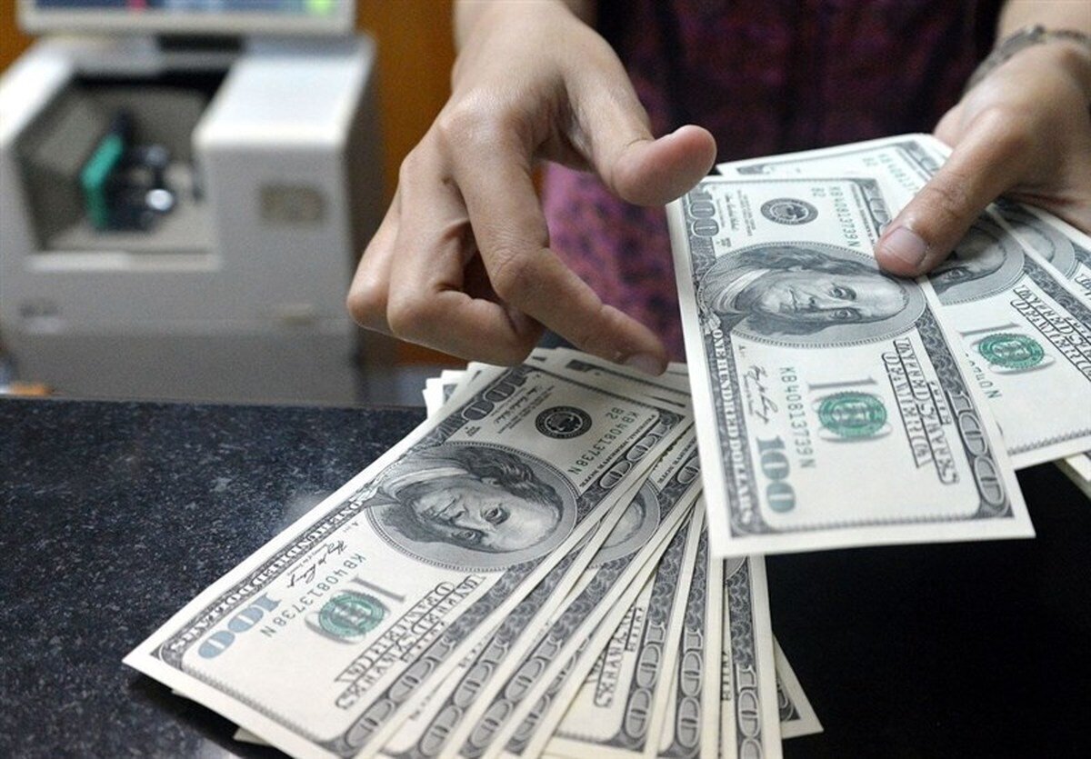 حجم معاملات در بازار ارز تجاری افزایش یافت