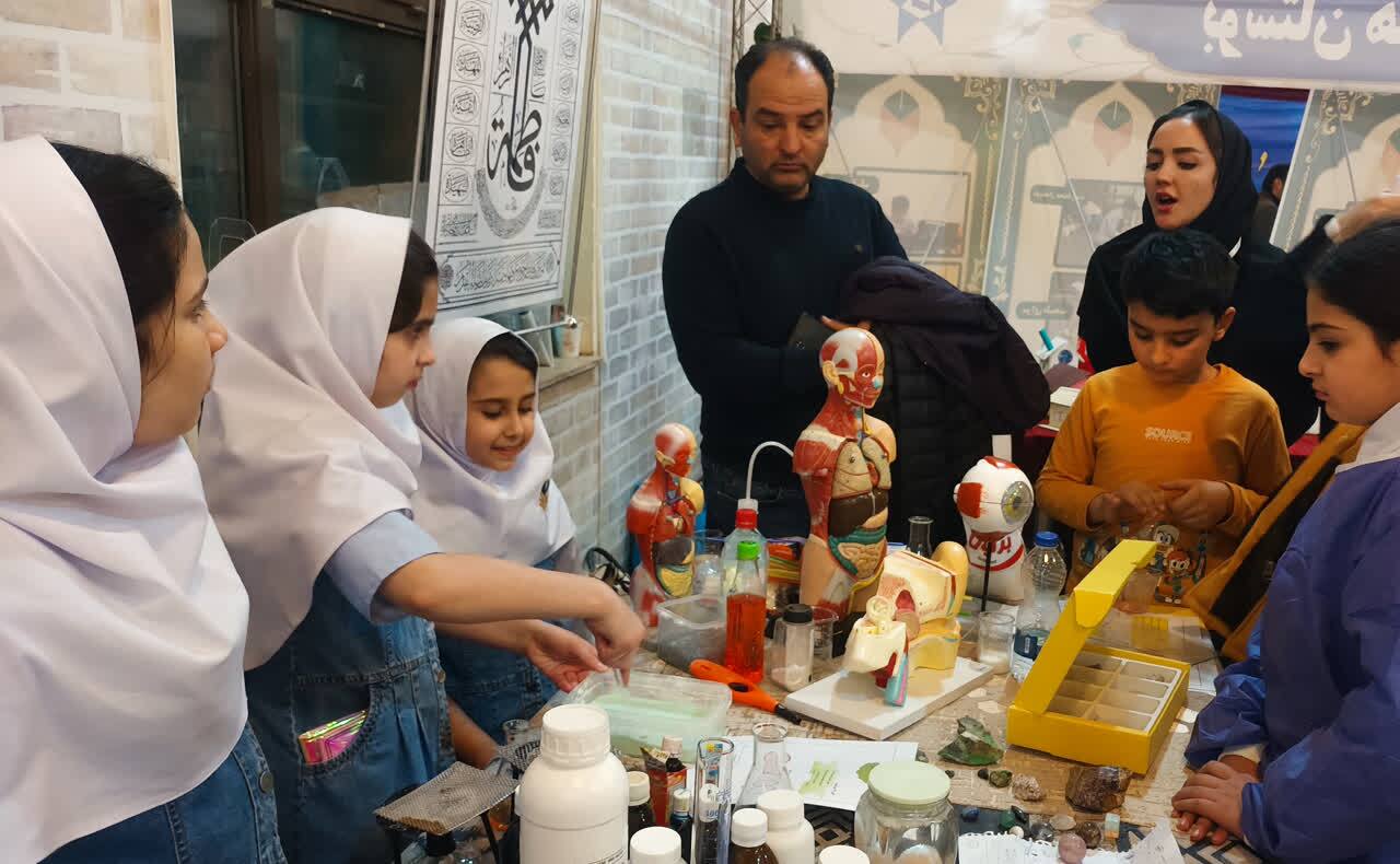 دانش‌آموزان سما نگرش انتقادی به مسائل و مهارت حل مسئله را تمرین کردند