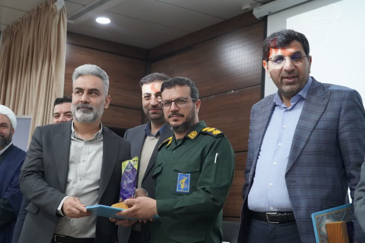 تجلیل از پژوهشگران برتر دانشگاه آزاد اسلامی شیراز در جشنواره شهید چمران