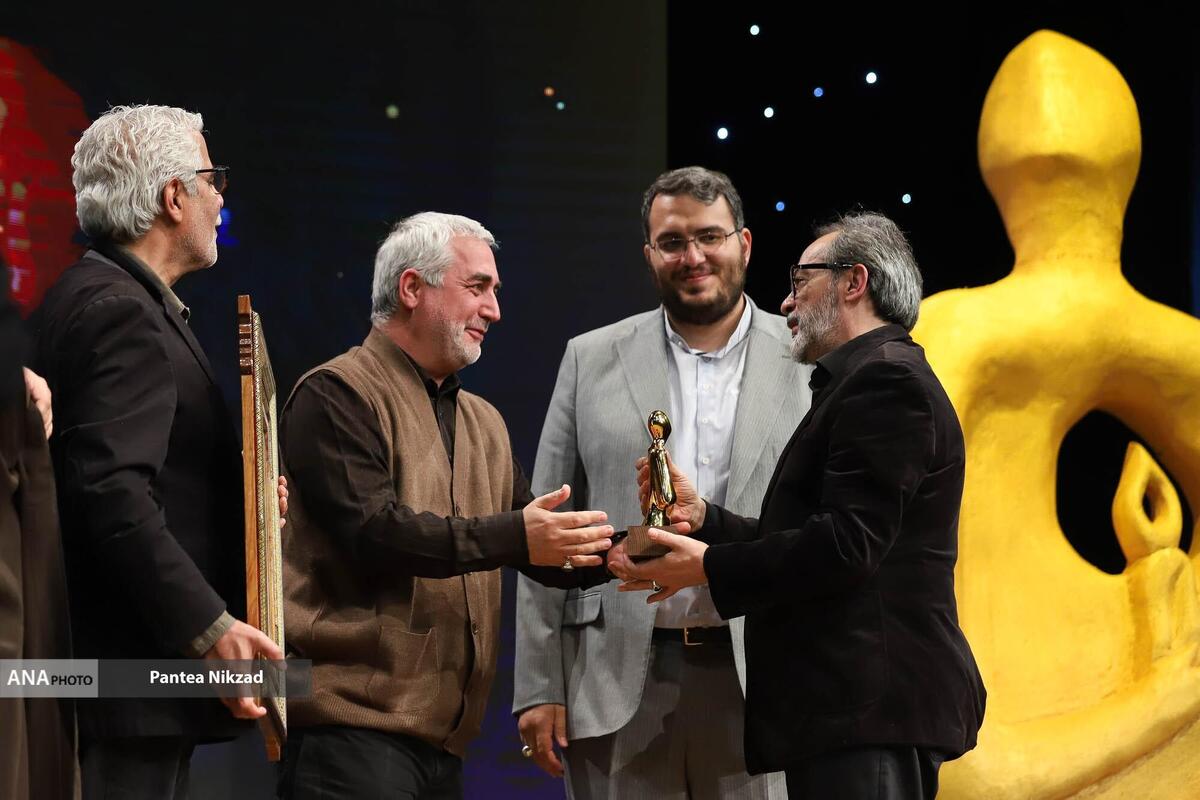 «کارن همایونفر» چهره‌ سال هنر انقلاب شد