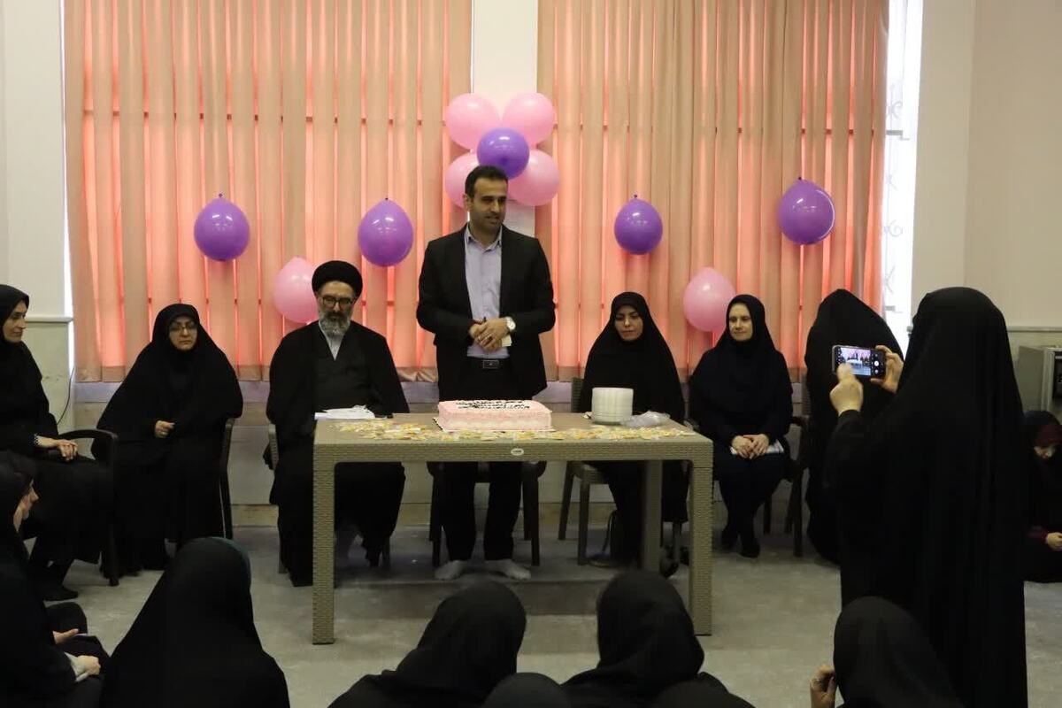 توجه به مطالبات دختران در رأس برنامههای تحولی دانشگاه آزاد