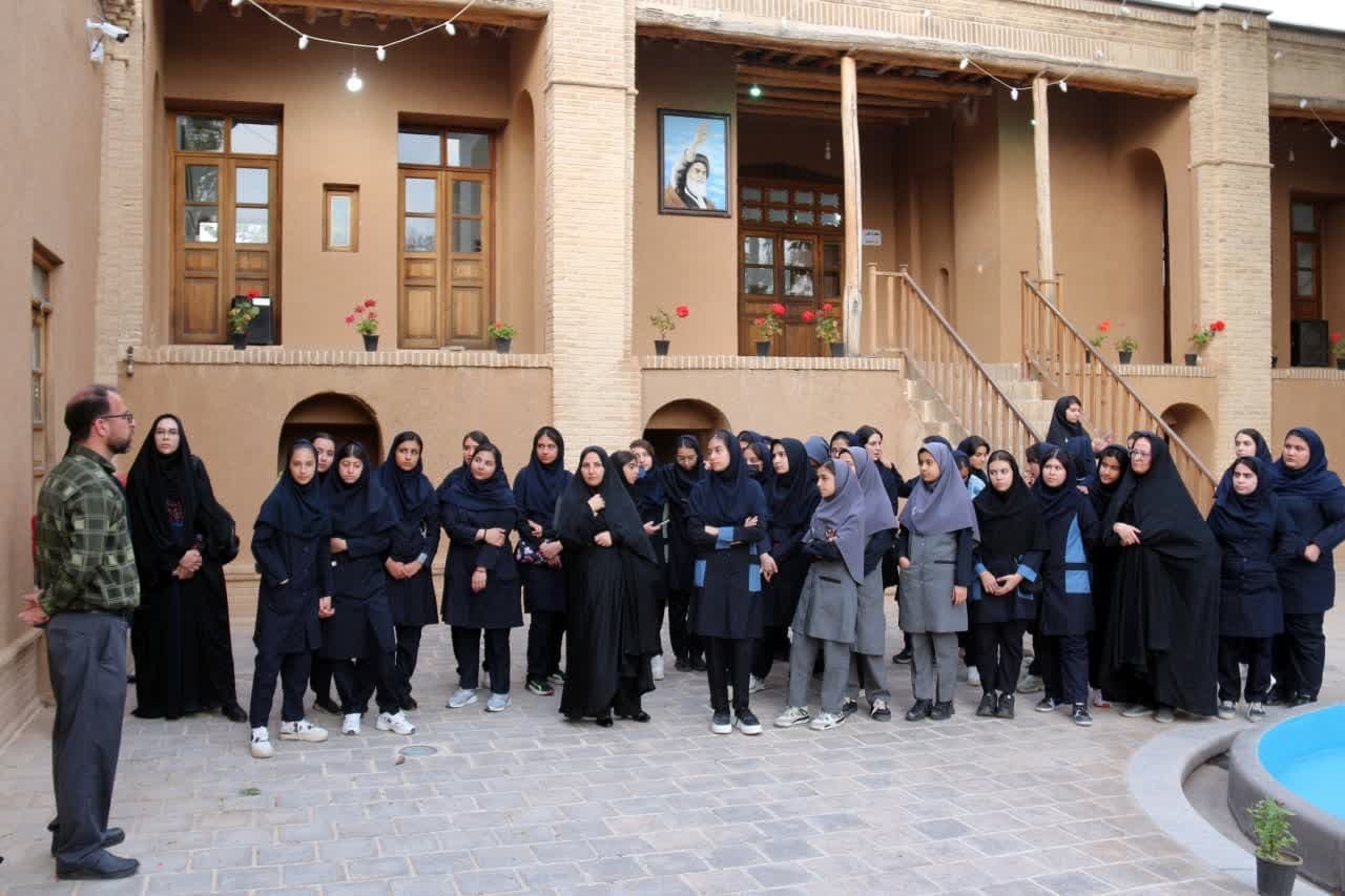 روز متفاوت دختر در سایه رویداد «دختران نقشآفرین» روز متفاوت دختر در سایه رویداد «دختران نقشآفرین»