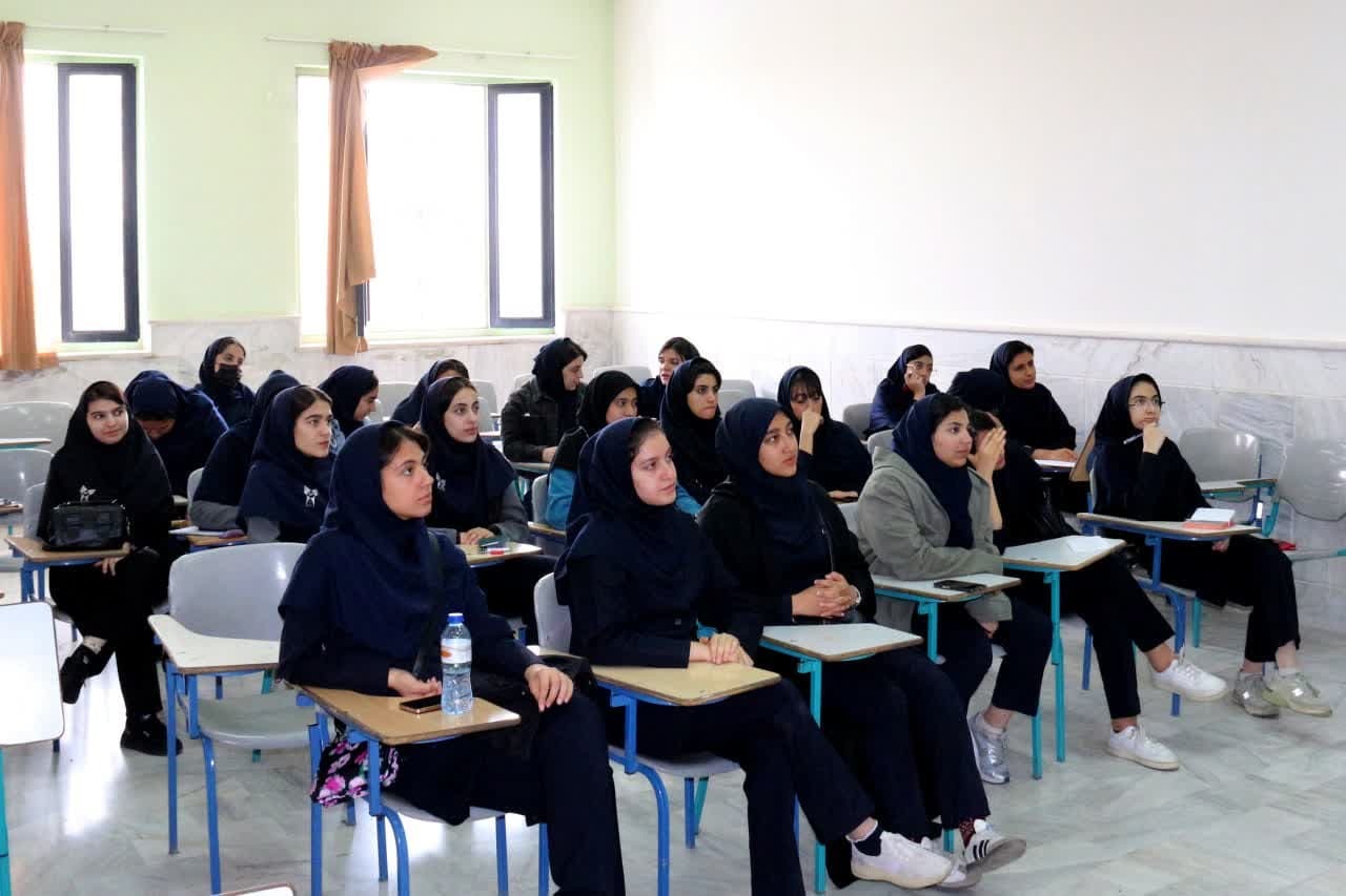 روز متفاوت دختر در سایه رویداد «دختران نقشآفرین» روز متفاوت دختر در سایه رویداد «دختران نقشآفرین»