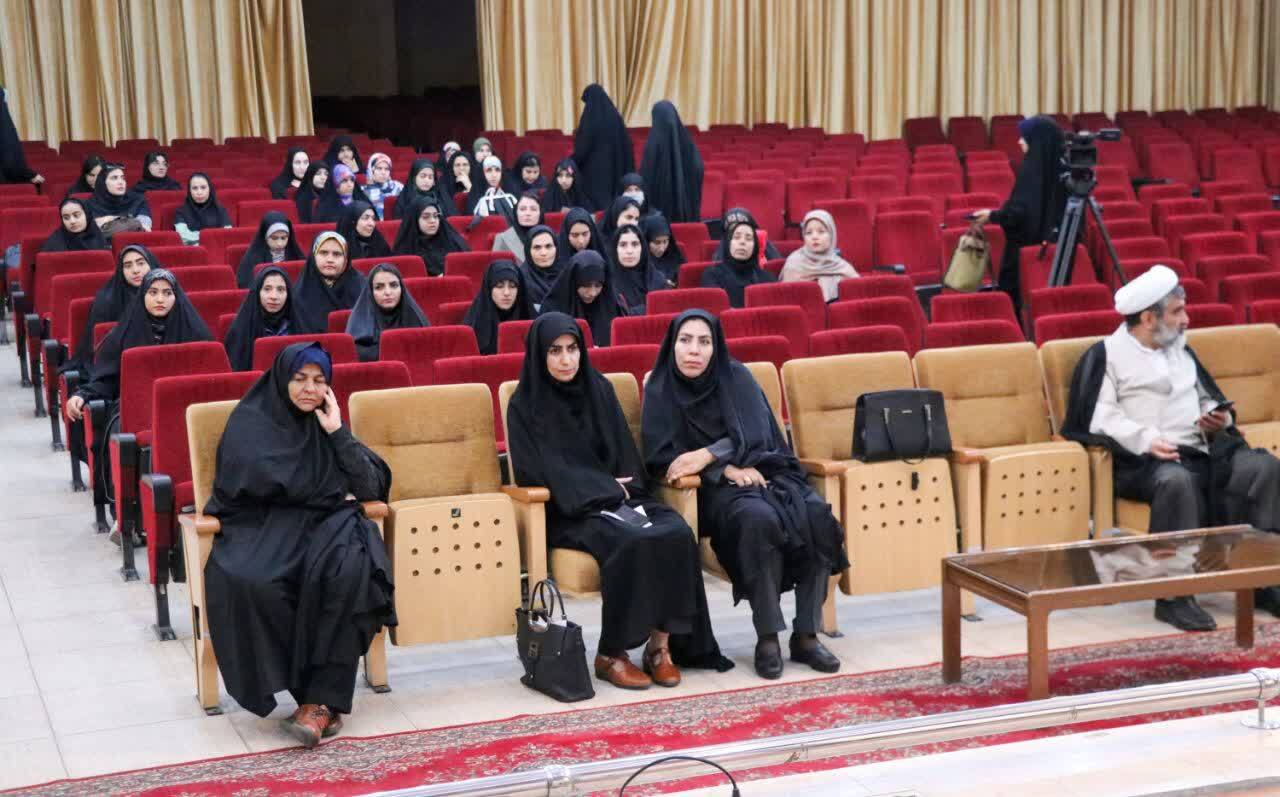 روز متفاوت دختر در سایه رویداد «دختران نقشآفرین» روز متفاوت دختر در سایه رویداد «دختران نقشآفرین»